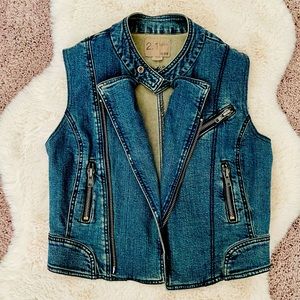 Excellent condition Forever 21 Jean Motor Vest